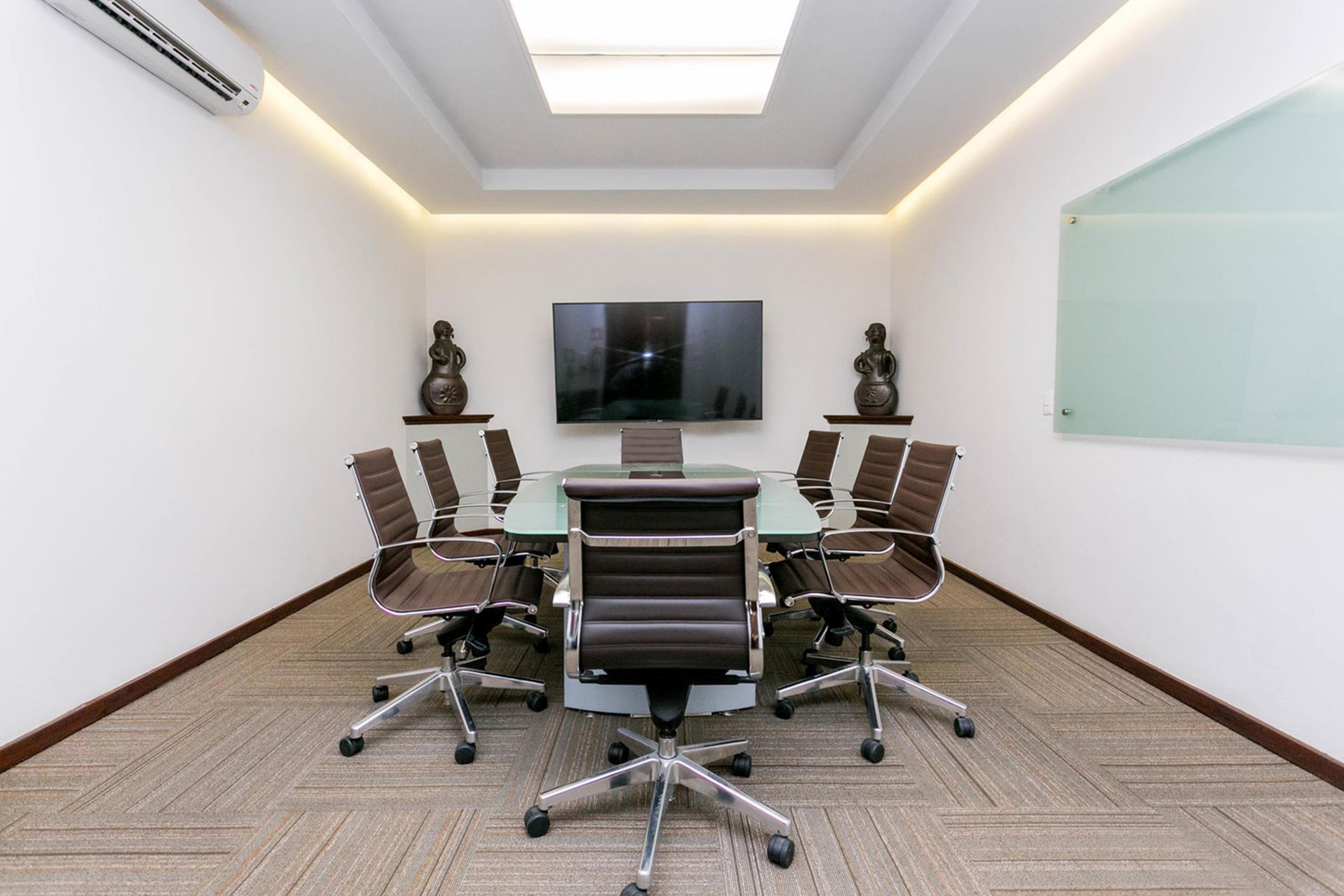 Real De Minas San Miguel De Allende Exteriér fotografie Meeting room at the headquarters of the National Stock Exchange of India