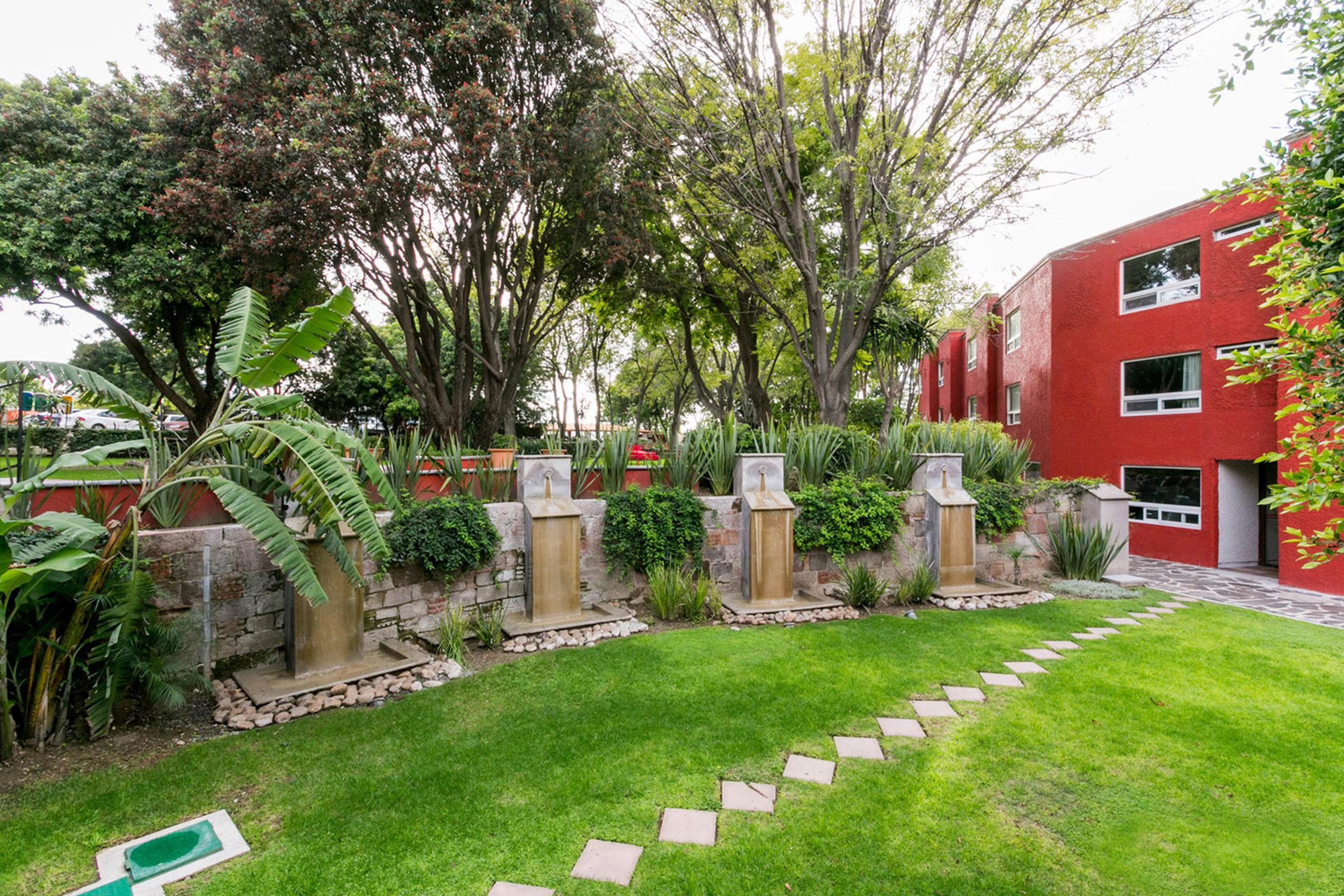 Real De Minas San Miguel De Allende Exteriér fotografie Fountains at the school